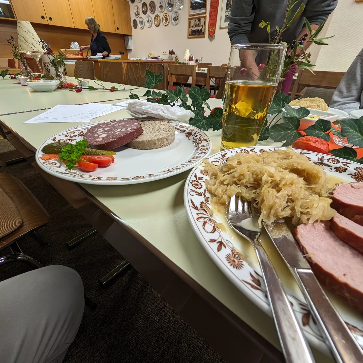 #scharenstetten #leckerschmecker Auf geht’s Scharis. Wer heute heute nicht kommt, hat noch morgen und Sonntag eine Chance. Besenwirtschaft in der Kirchstraße 20, Scharenstetten. Alle sind herzlich willkommen!